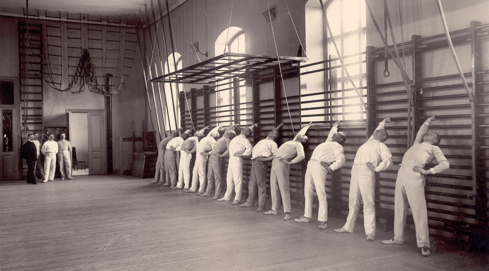 Historical picture of Ling gymnastics